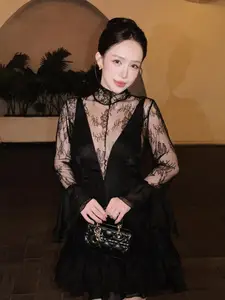 Captivating 'Mother of 4' Beauty, Surprisingly Slender Figure - image 7