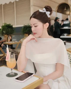 The Impeccable Elegance of Tang My Han: Redefining the Modern Lady Aesthetic - image 1
