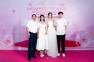 The Timeless Beauty of Runner-up Phuong Nhi's Mother Revealed - image 0