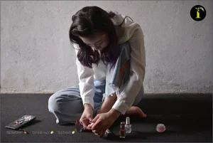 Elegant Lifestyle Photography: Model Fan Meimei in IESS Collection 073 - Painting Toenails - image 9