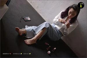 Elegant Lifestyle Photography: Model Fan Meimei in IESS Collection 073 - Painting Toenails - image 12