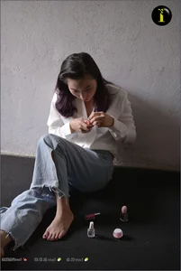 Elegant Lifestyle Photography: Model Fan Meimei in IESS Collection 073 - Painting Toenails - image 16