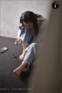 Elegant Lifestyle Photography: Model Fan Meimei in IESS Collection 073 - Painting Toenails - image 38