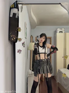 Stunning Tifa Lockhart Cosplay Gallery by Yi Li Fu Ren Li Li Zi - image 8