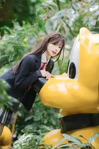 Xian Nu Juan (Vol.8662 YiTuYu) Serene Stroll in a Lush Botanical Garden - image 0