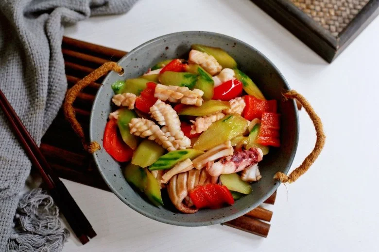 Delicious Stir-Fried Squid with Starfruit: A Surprising and Refreshing Seafood Recipe
