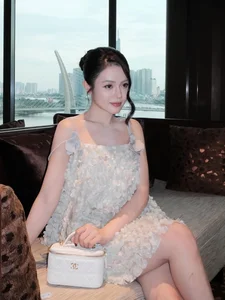 Hot Girl Bo Chanh Stuns Fans with Elegant Style and Million-Dollar Views - image 7