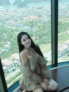 Hot Girl Bo Chanh Stuns Fans with Elegant Style and Million-Dollar Views - image 5