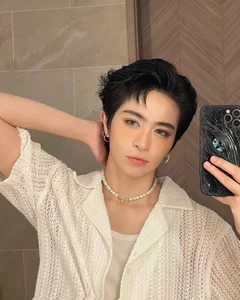 Gil Le: Mastering Androgynous Style Amidst Rising Celebrity Rumors - image 2
