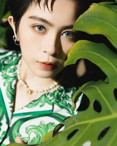 Gil Le: Mastering Androgynous Style Amidst Rising Celebrity Rumors - image 8
