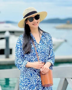 Discover the Elegant Beauty of VTV’s Private and Captivating Female Television Host Making Waves Online - image 5