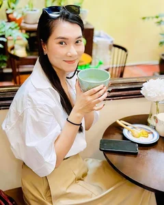 Discover the Elegant Beauty of VTV’s Private and Captivating Female Television Host Making Waves Online - image 8