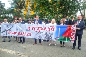 Hanoi’s Immortal Regiment: Honoring the Shared Heroism of Vietnam and Russia - image 0