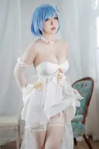 Coser Ban Ban Zi: Azur Lane Chapayev in White Knight's Melody Dress - Enchanting Beauty - image 5