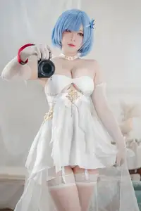 Coser Ban Ban Zi: Azur Lane Chapayev in White Knight's Melody Dress - Enchanting Beauty - image 20