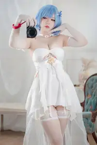 Coser Ban Ban Zi: Azur Lane Chapayev in White Knight's Melody Dress - Enchanting Beauty - image 11