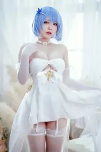 Coser Ban Ban Zi: Azur Lane Chapayev in White Knight's Melody Dress - Enchanting Beauty - image 4