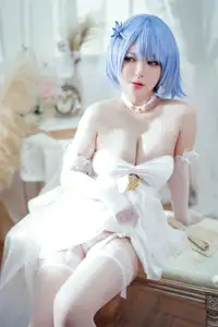 Coser Ban Ban Zi: Azur Lane Chapayev in White Knight's Melody Dress - Enchanting Beauty - image 17