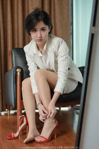 Elegant Portraits of Xiao Bao in IESS SXJ No.1982: Exclusive 91-Page Photo Collection - image 1