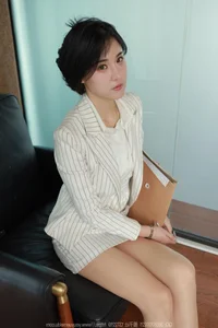 Elegant Portraits of Xiao Bao in IESS SXJ No.1982: Exclusive 91-Page Photo Collection - image 64