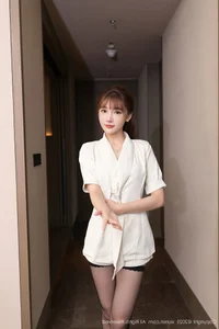 Elegant Sophistication: Lu Xuan Xuan in White Suit - XiuRen No.10650 - image 5