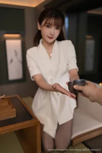 Elegant Sophistication: Lu Xuan Xuan in White Suit - XiuRen No.10650 - image 18