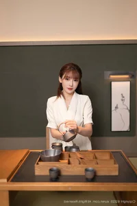 Elegant Sophistication: Lu Xuan Xuan in White Suit - XiuRen No.10650 - image 3