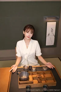 Elegant Sophistication: Lu Xuan Xuan in White Suit - XiuRen No.10650 - image 4