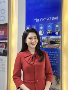 Stunning Gen Z VTV Weather Presenters Captivate Audiences with Style and Grace - image 3