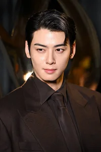 Rose Blackpink Captivates at Fashion Show: A Mix of Beauty and Concern Over Her Slim Frame - image 9