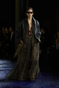 Rose Blackpink Captivates at Fashion Show: A Mix of Beauty and Concern Over Her Slim Frame - image 19