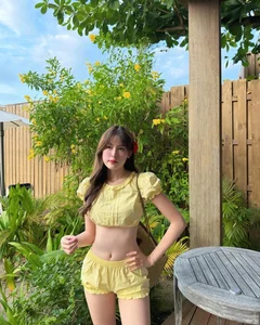 Tang My Han Showcases Her Stunning Physique and Chic Fashion Style - image 1