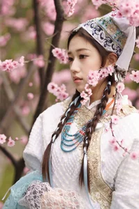 Elegant Artistic Portrait Photography: Featuring Zang Yi Tong in YiTuYu Art Language Vol.9027 Collection - image 26