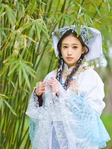 Elegant Artistic Portrait Photography: Featuring Zang Yi Tong in YiTuYu Art Language Vol.9027 Collection - image 11