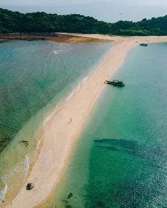 Discover the Unique Underwater Walking Path at Hon Ca Chep Island: A Must-Visit Coastal Wonder - image 1