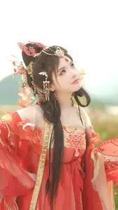 Ethereal Beauty: Xiao Shang Guan in Traditional Attire Amidst Gesang Flowers - YiTuYu Vol.8642 - image 5