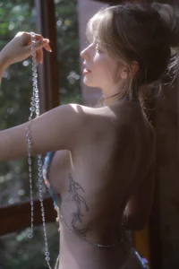 YiTuYu Art Language Vol.10325: An Intimate 10P Collection Featuring Anna - image 3