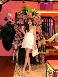 Vietnamese Singer Thieu Bao Tram Showcases Stunning Beauty Upgrade and Fit Physique Post-Breakup - image 4