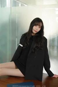 IESS TuanTuan: Professional Long Legs in Suit Aesthetic - image 14