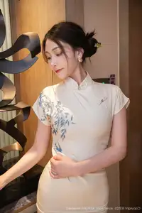 Liu Ting Ting: Timeless Elegance & Grace in Exquisite Qipao from XiuRen No.10605 - image 2