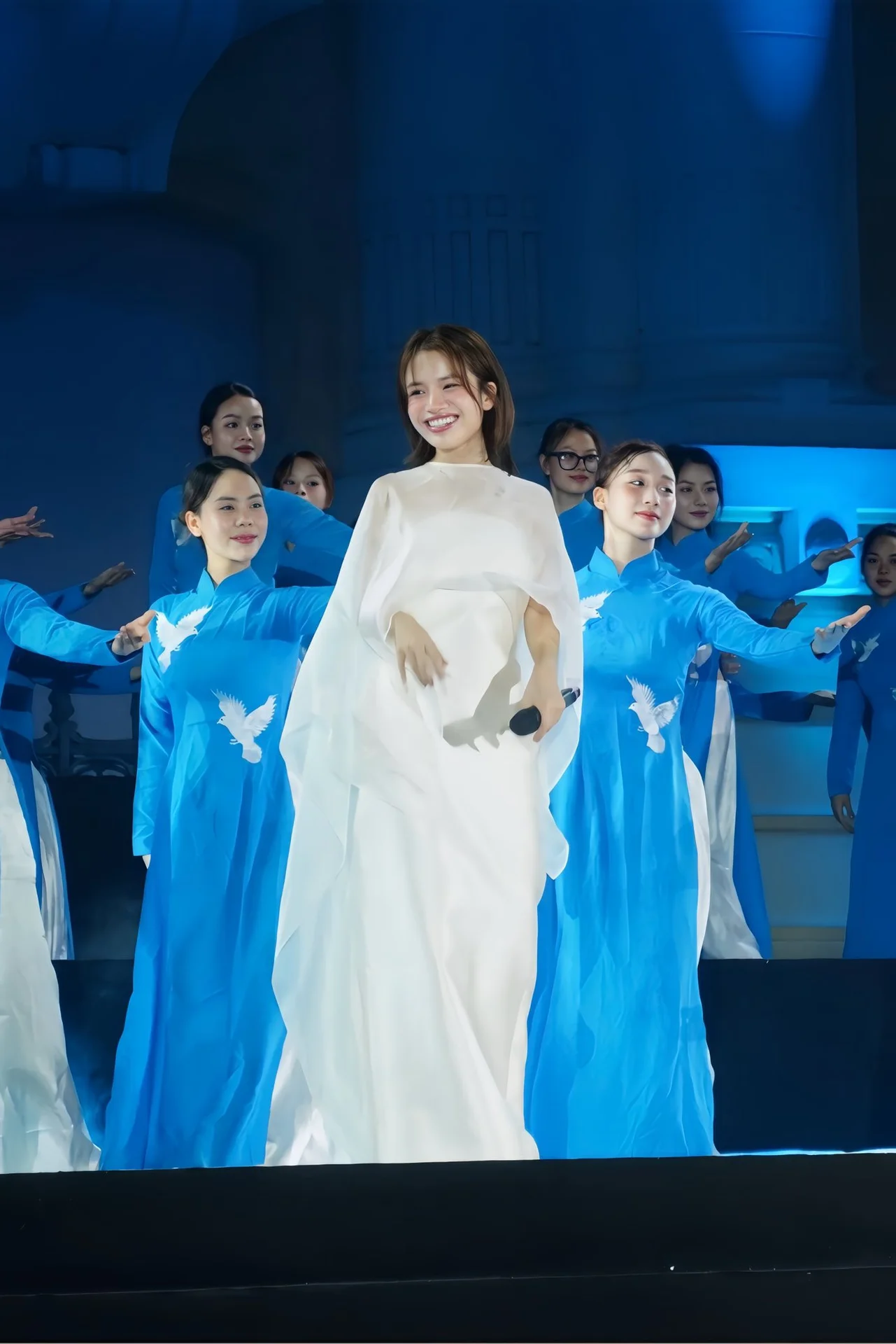The Military Lieutenant Dominating the Stage: A New Era of National Concert Performances