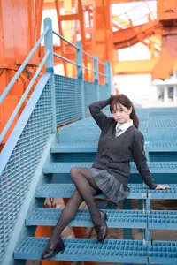 YiTuYu Vol.8824: Xiao Yi Schoolgirl Charm in Urban Setting - Captivating Youthful Elegance - image 26