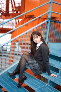 YiTuYu Vol.8824: Xiao Yi Schoolgirl Charm in Urban Setting - Captivating Youthful Elegance - image 5