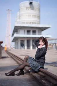 YiTuYu Vol.8824: Xiao Yi Schoolgirl Charm in Urban Setting - Captivating Youthful Elegance - image 4