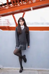 YiTuYu Vol.8824: Xiao Yi Schoolgirl Charm in Urban Setting - Captivating Youthful Elegance - image 18