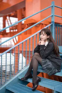 YiTuYu Vol.8824: Xiao Yi Schoolgirl Charm in Urban Setting - Captivating Youthful Elegance - image 19