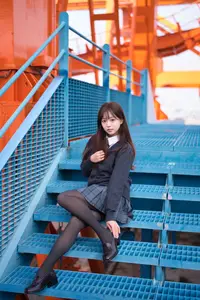 YiTuYu Vol.8824: Xiao Yi Schoolgirl Charm in Urban Setting - Captivating Youthful Elegance - image 1