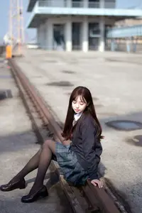 YiTuYu Vol.8824: Xiao Yi Schoolgirl Charm in Urban Setting - Captivating Youthful Elegance - image 10