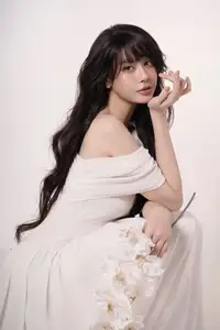 Truong Quynh Anh U40: Stunning Doll-Like Beauty & Chic Style Dazzle Fans. - image 9