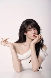 Truong Quynh Anh U40: Stunning Doll-Like Beauty & Chic Style Dazzle Fans. - image 1